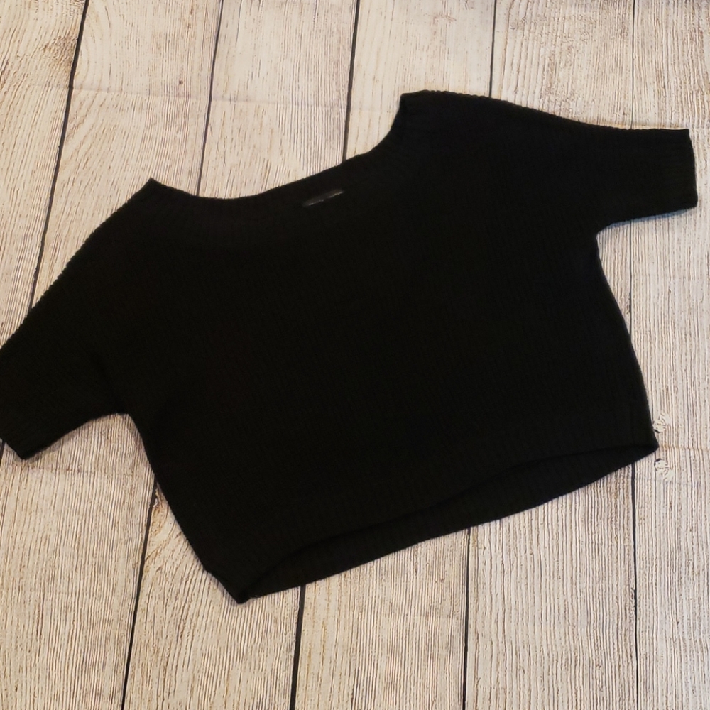 New York and company crop top black sweater